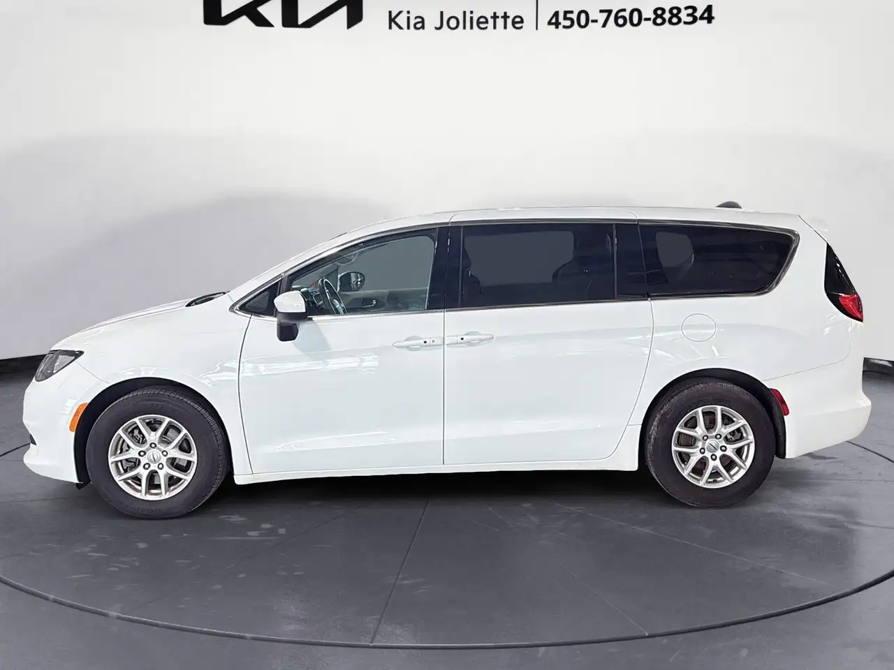 Chrysler Grand Caravan photo Chrysler Grand Caravan