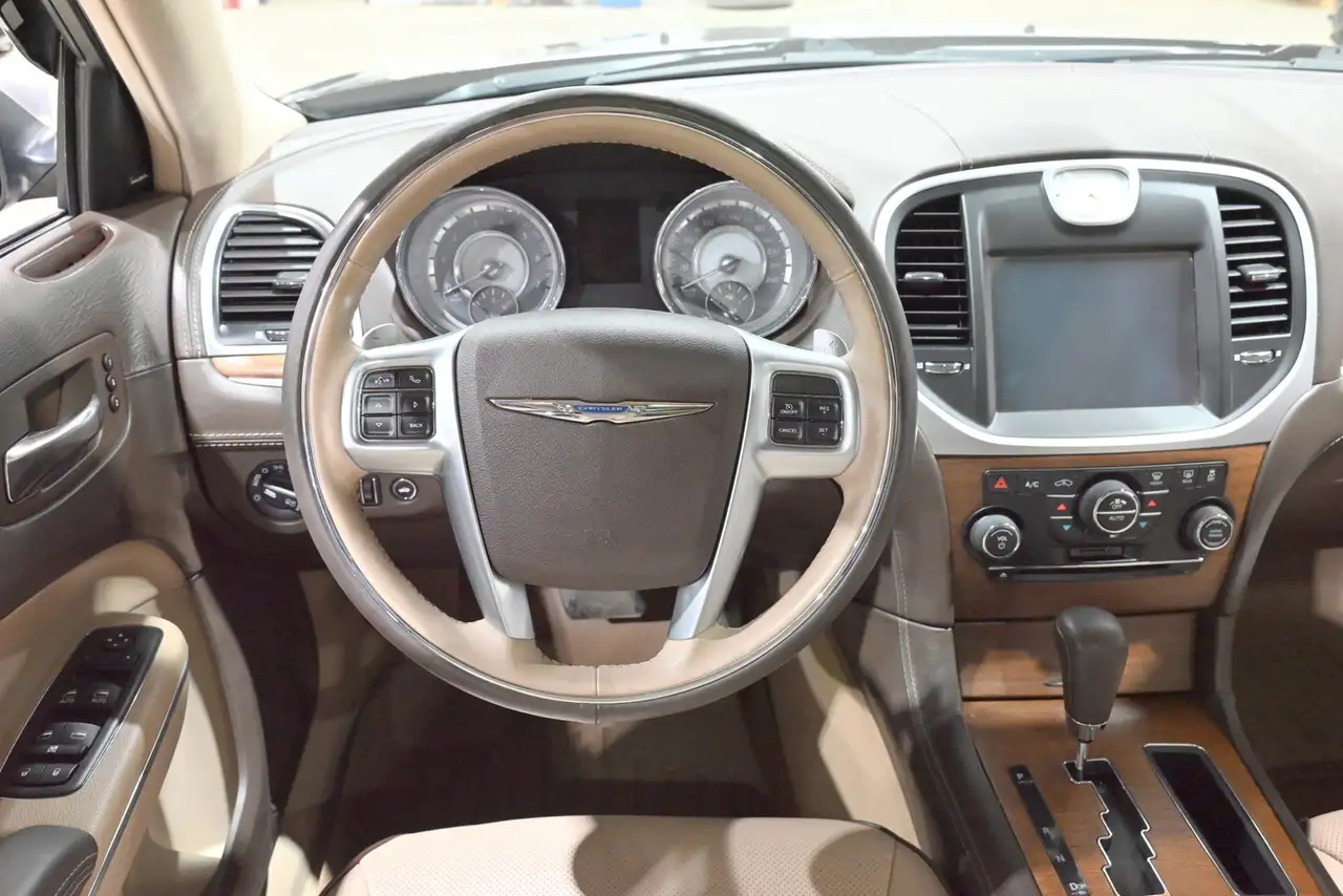 Chrysler 300 снимка Chrysler 300