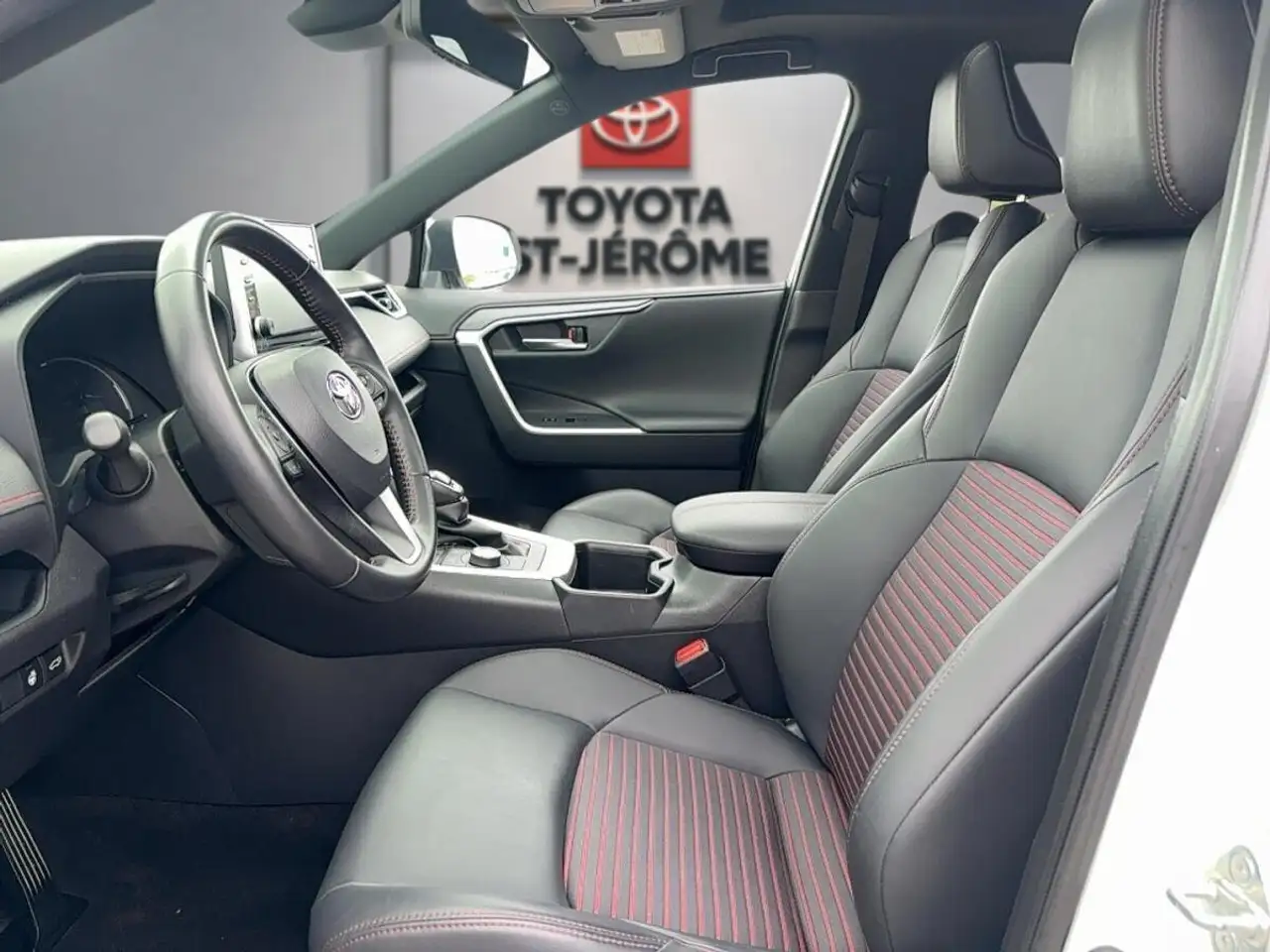 Toyota RAV 4 Prime снимка Toyota RAV 4 Prime