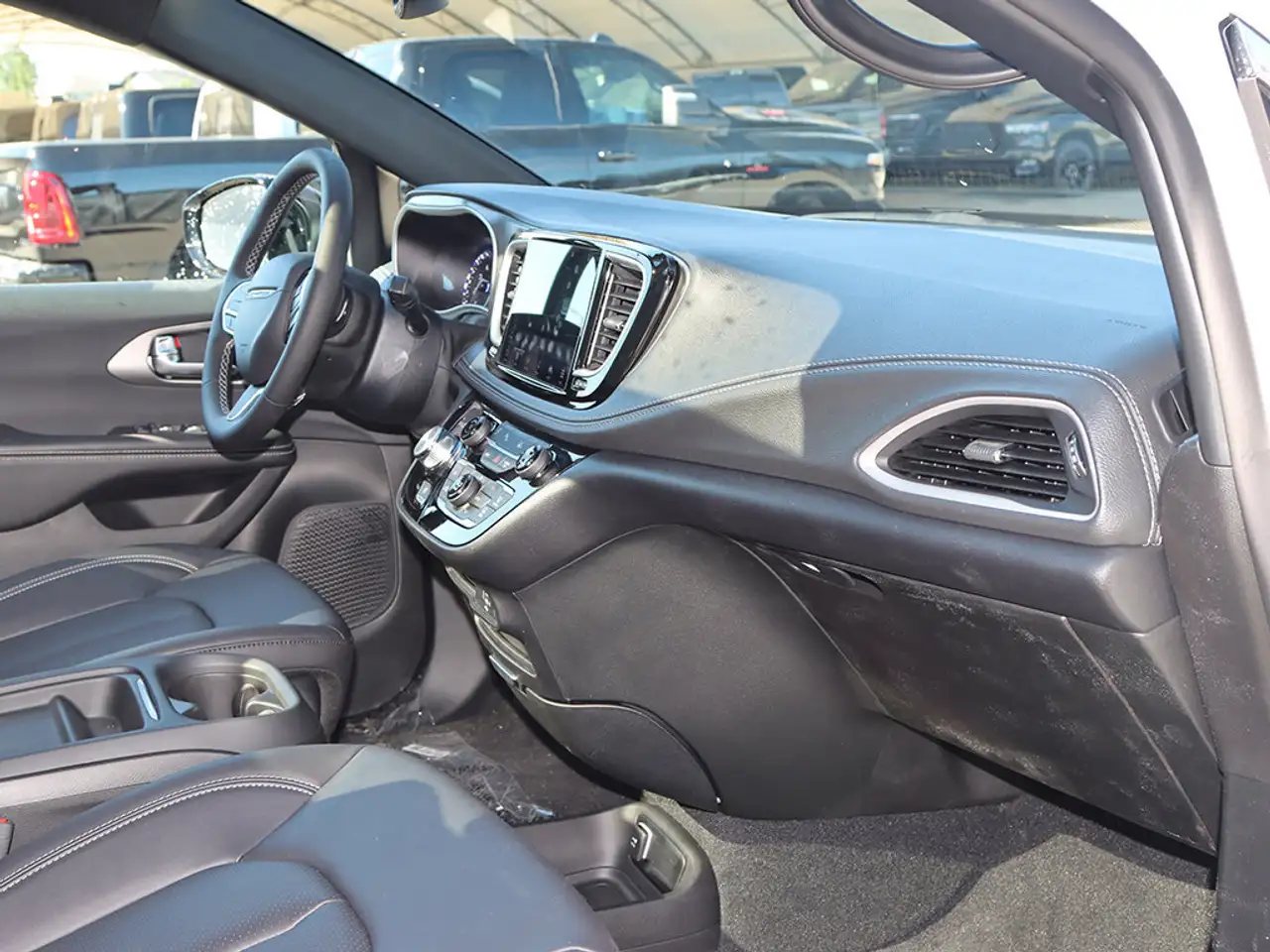 Chrysler Pacifica снимка Chrysler Pacifica