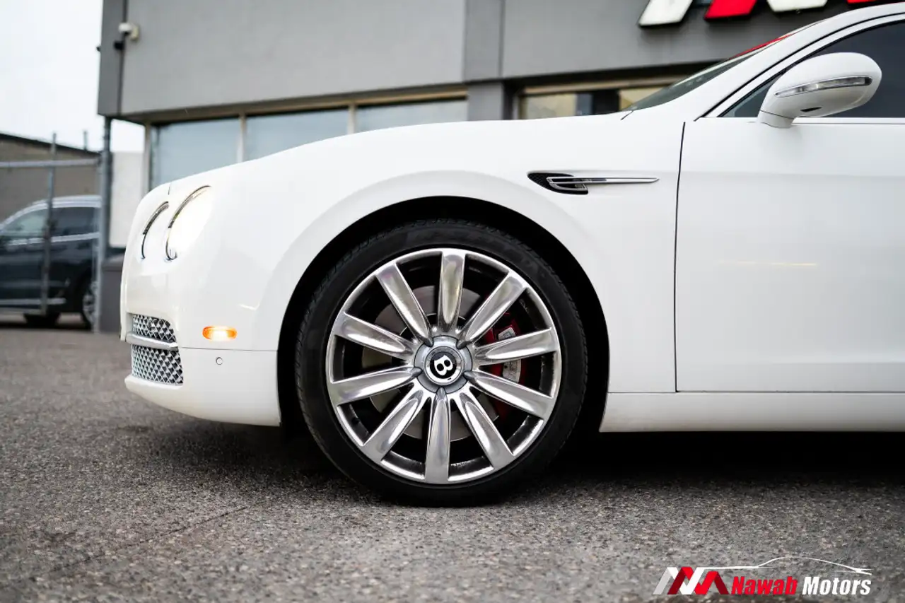 Bentley Flying Spur photo Bentley Flying Spur
