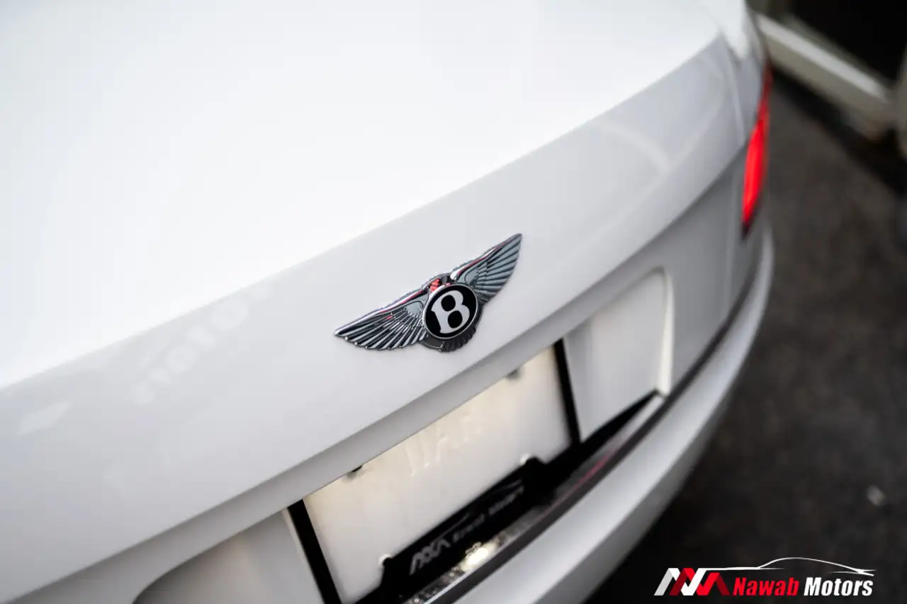 Bentley Flying Spur photo Bentley Flying Spur