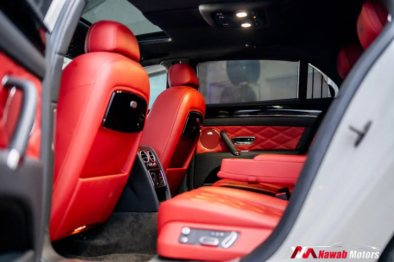 Bentley Flying Spur photo Bentley Flying Spur