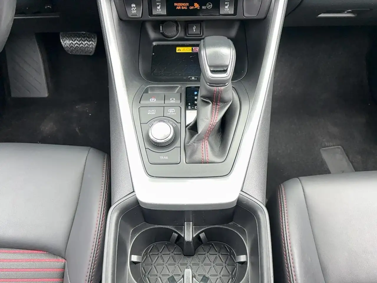 Toyota RAV 4 Prime снимка Toyota RAV 4 Prime