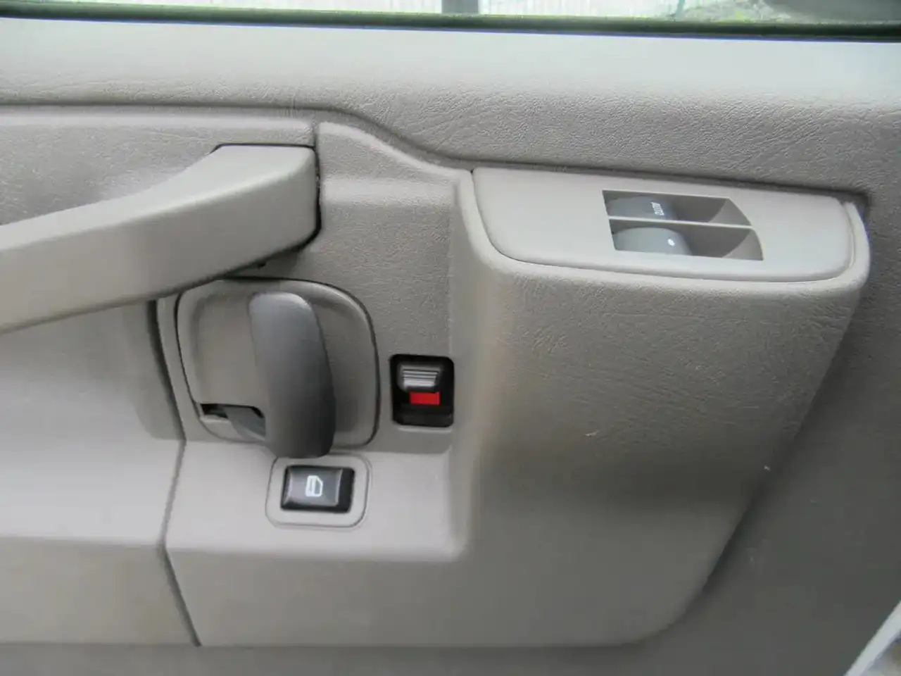 2025 Chevrolet Express 3500