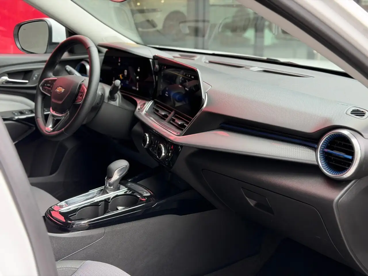 Chevrolet Trax снимка Chevrolet Trax