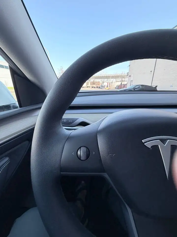 Tesla Model Y fotografie Tesla Model Y