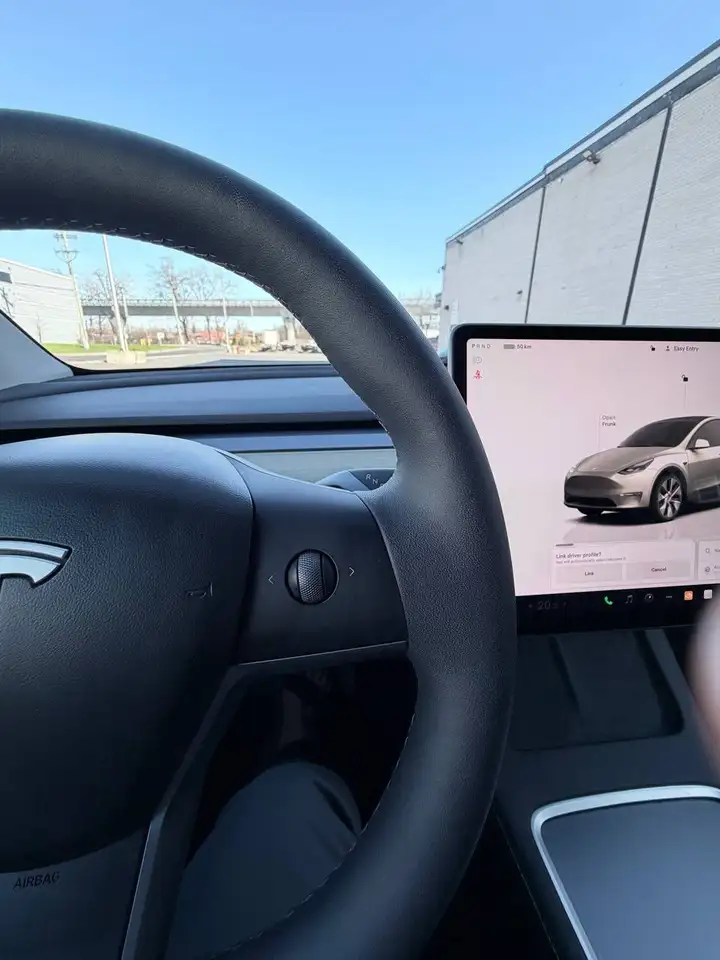 Tesla Model Y fotografie Tesla Model Y