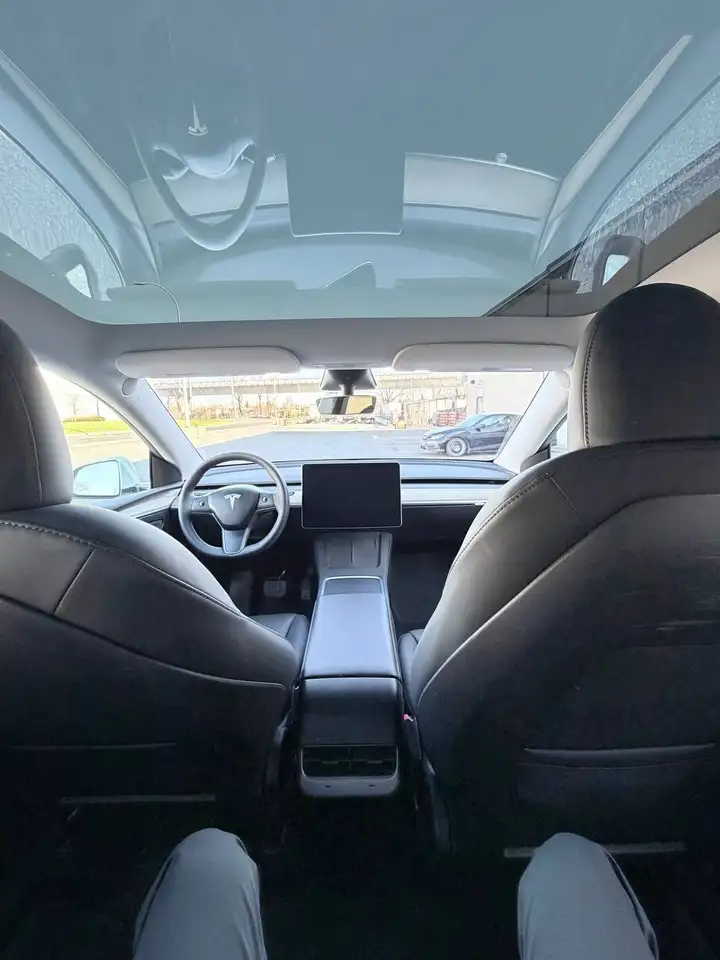 Tesla Model Y fotografie Tesla Model Y