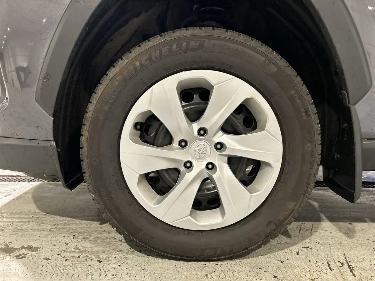 Toyota RAV 4 снимка Toyota RAV 4