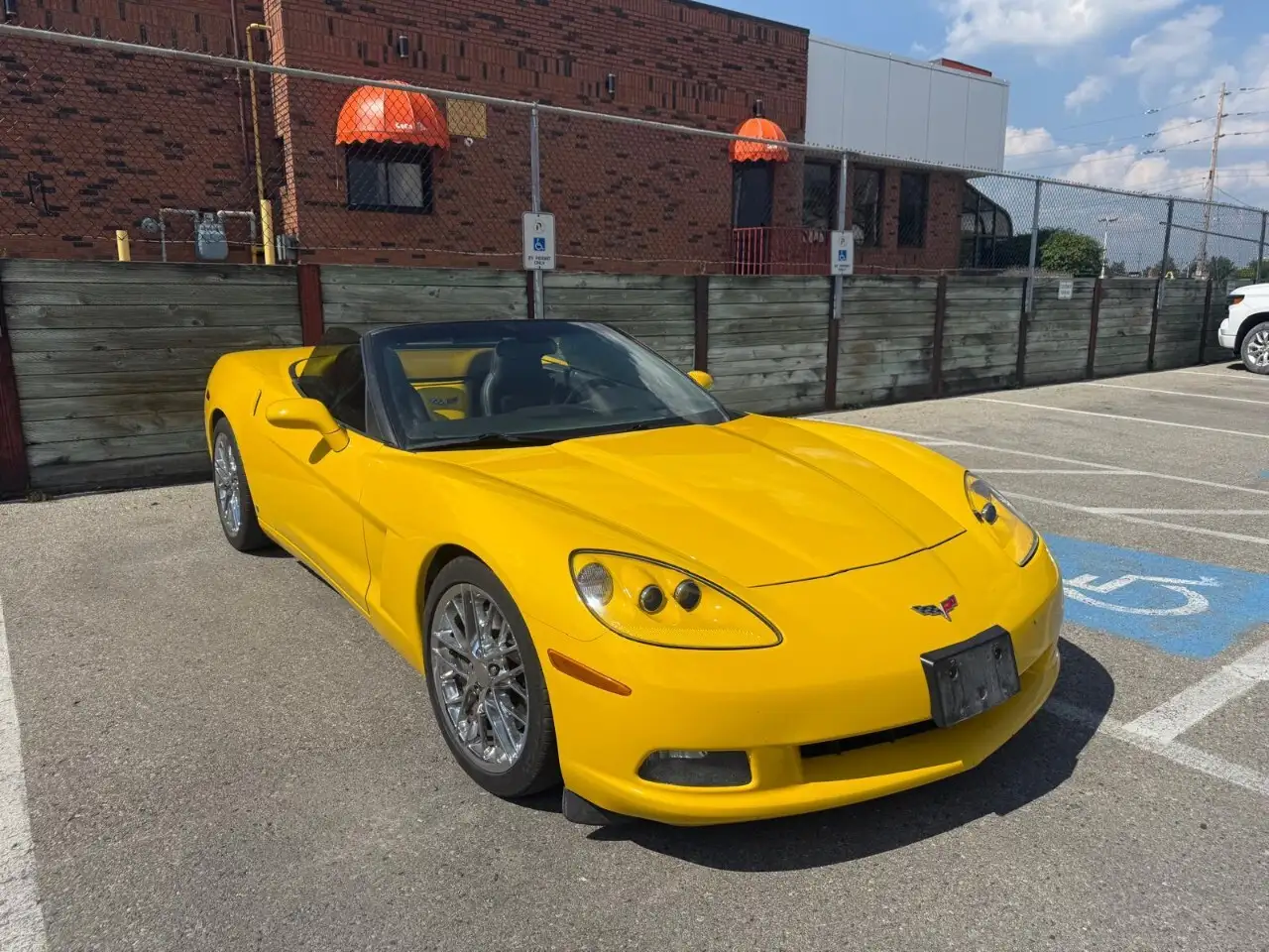 Chevrolet Corvette снимка Chevrolet Corvette
