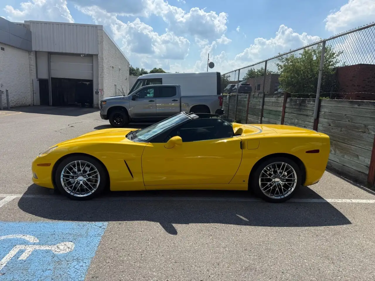 Chevrolet Corvette снимка Chevrolet Corvette