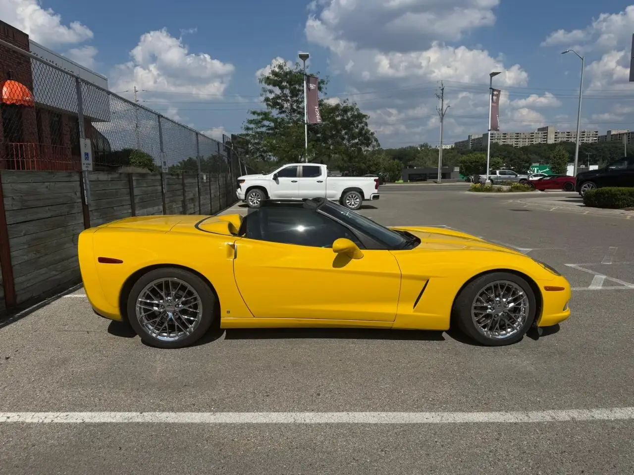 Chevrolet Corvette снимка Chevrolet Corvette