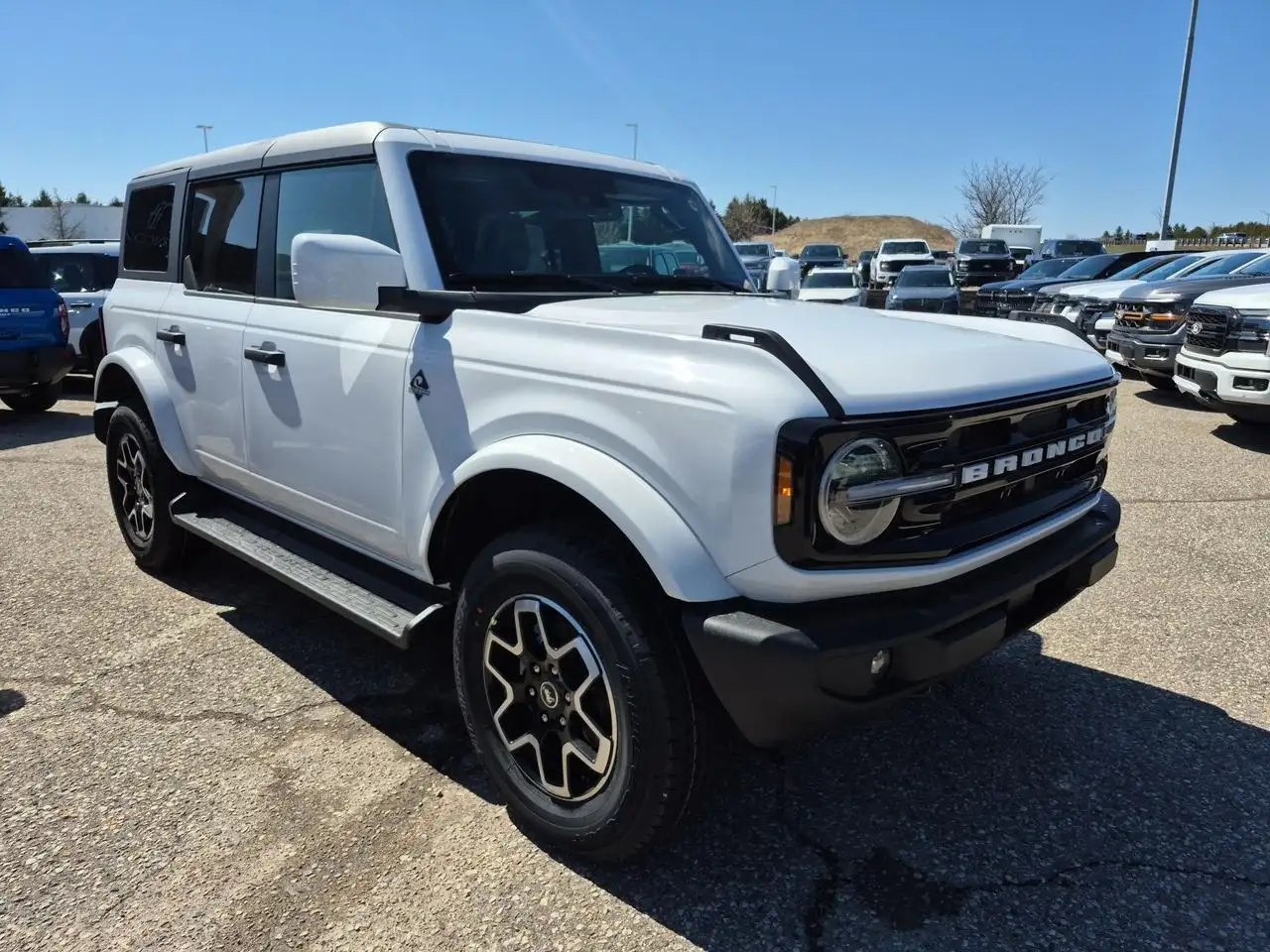 Ford Bronco photo Ford Bronco
