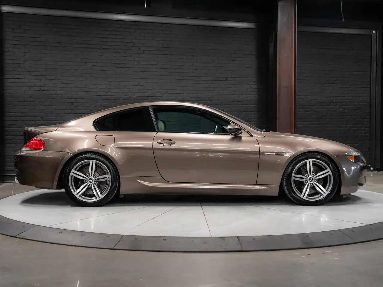 BMW 6 Series снимка BMW 6 Series