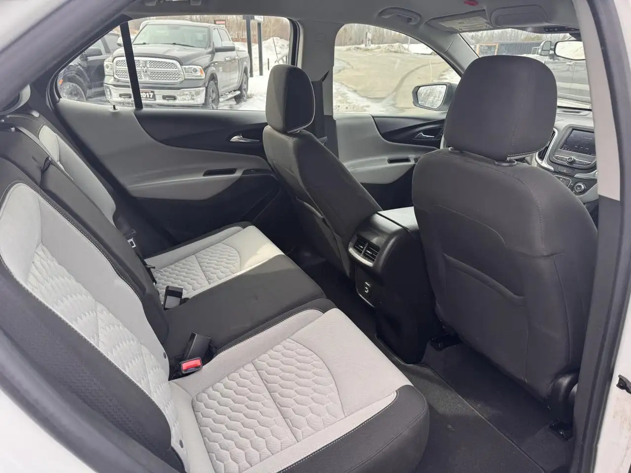 Chevrolet Equinox photo Chevrolet Equinox