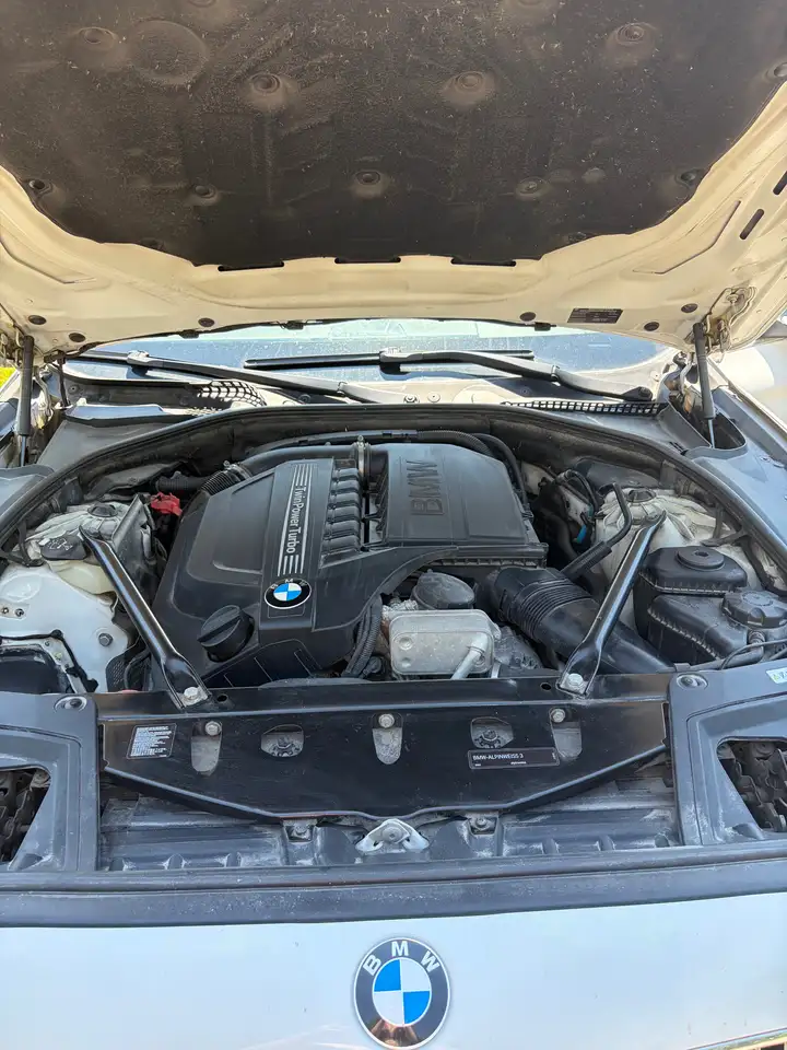BMW 5 Series photo BMW 5 Series