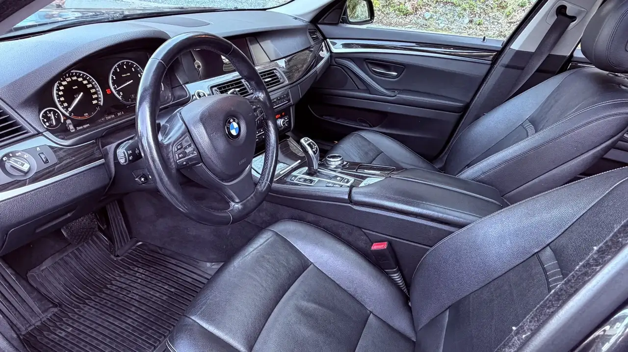 BMW 5 Series снимка BMW 5 Series