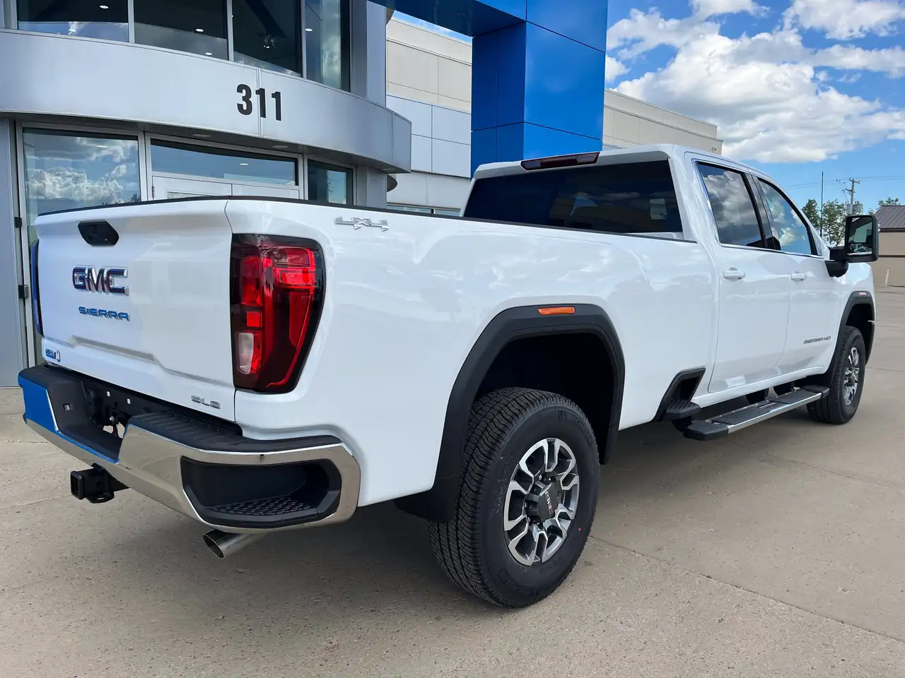 GMC Sierra 3500HD снимка GMC Sierra 3500HD