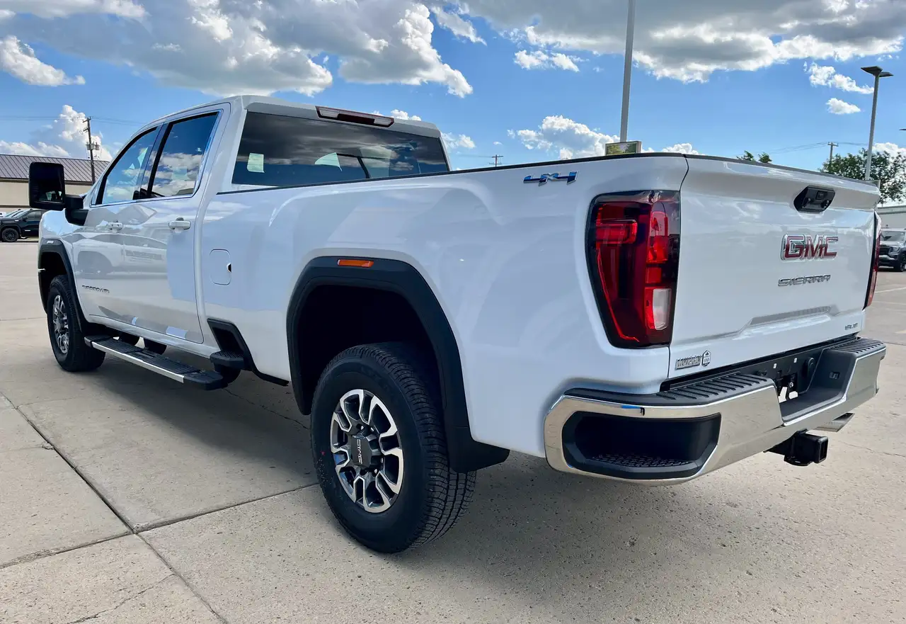 GMC Sierra 3500HD снимка GMC Sierra 3500HD