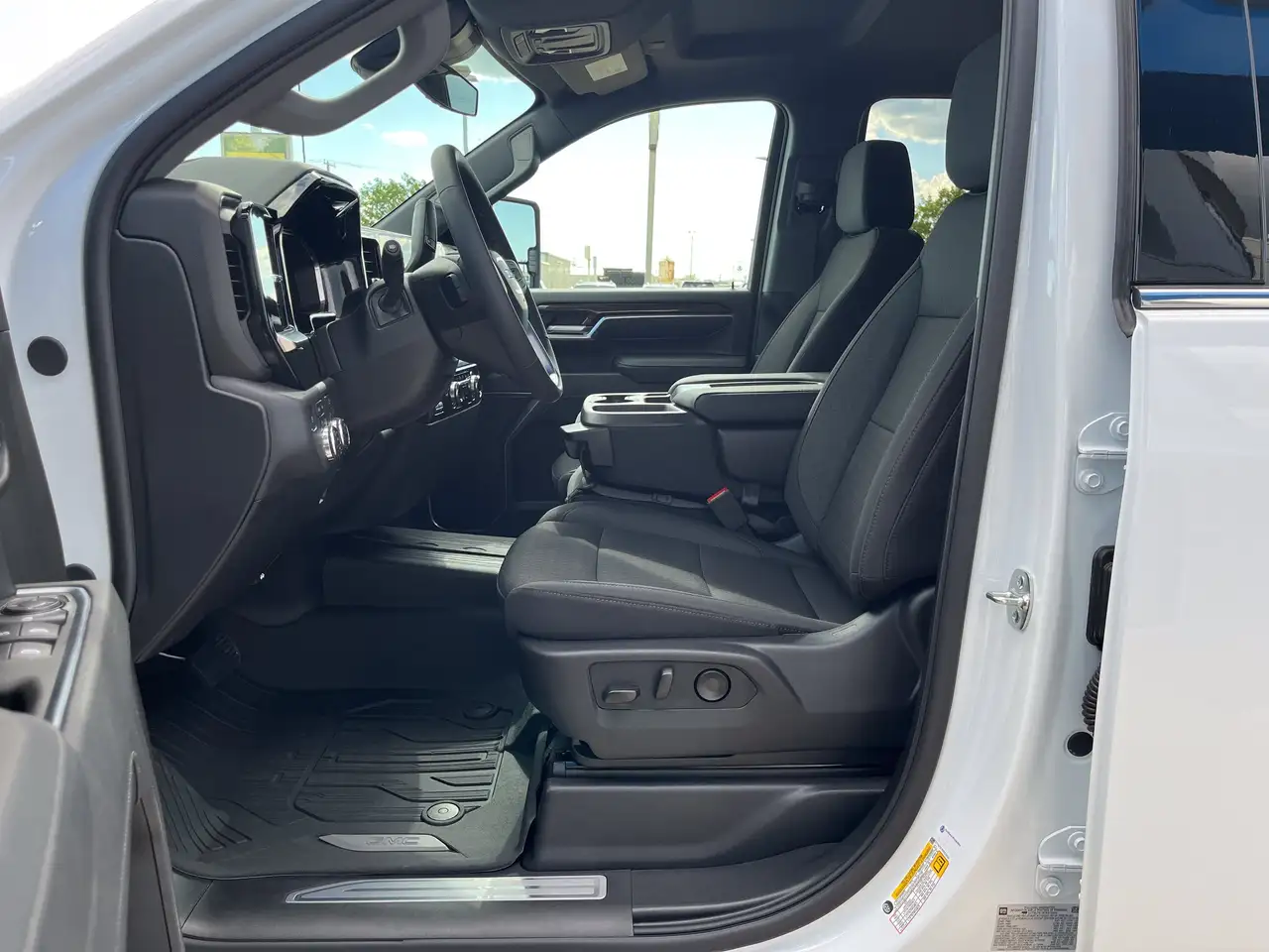 GMC Sierra 3500HD снимка GMC Sierra 3500HD