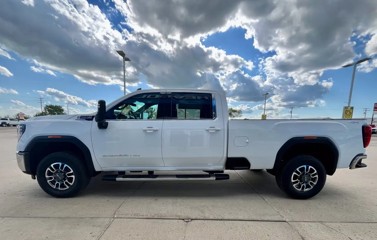GMC Sierra 3500HD снимка GMC Sierra 3500HD
