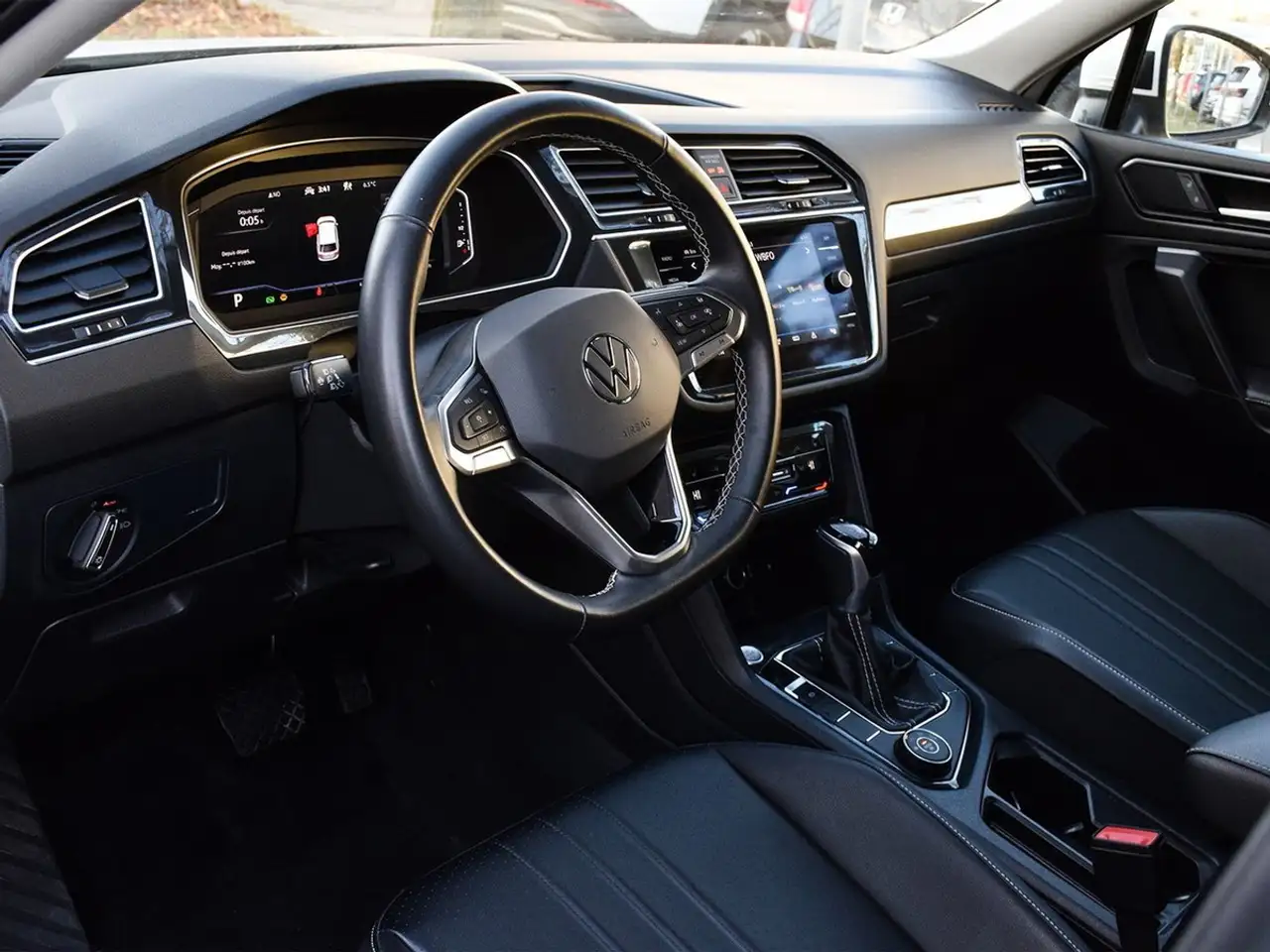 Volkswagen Tiguan снимка Volkswagen Tiguan