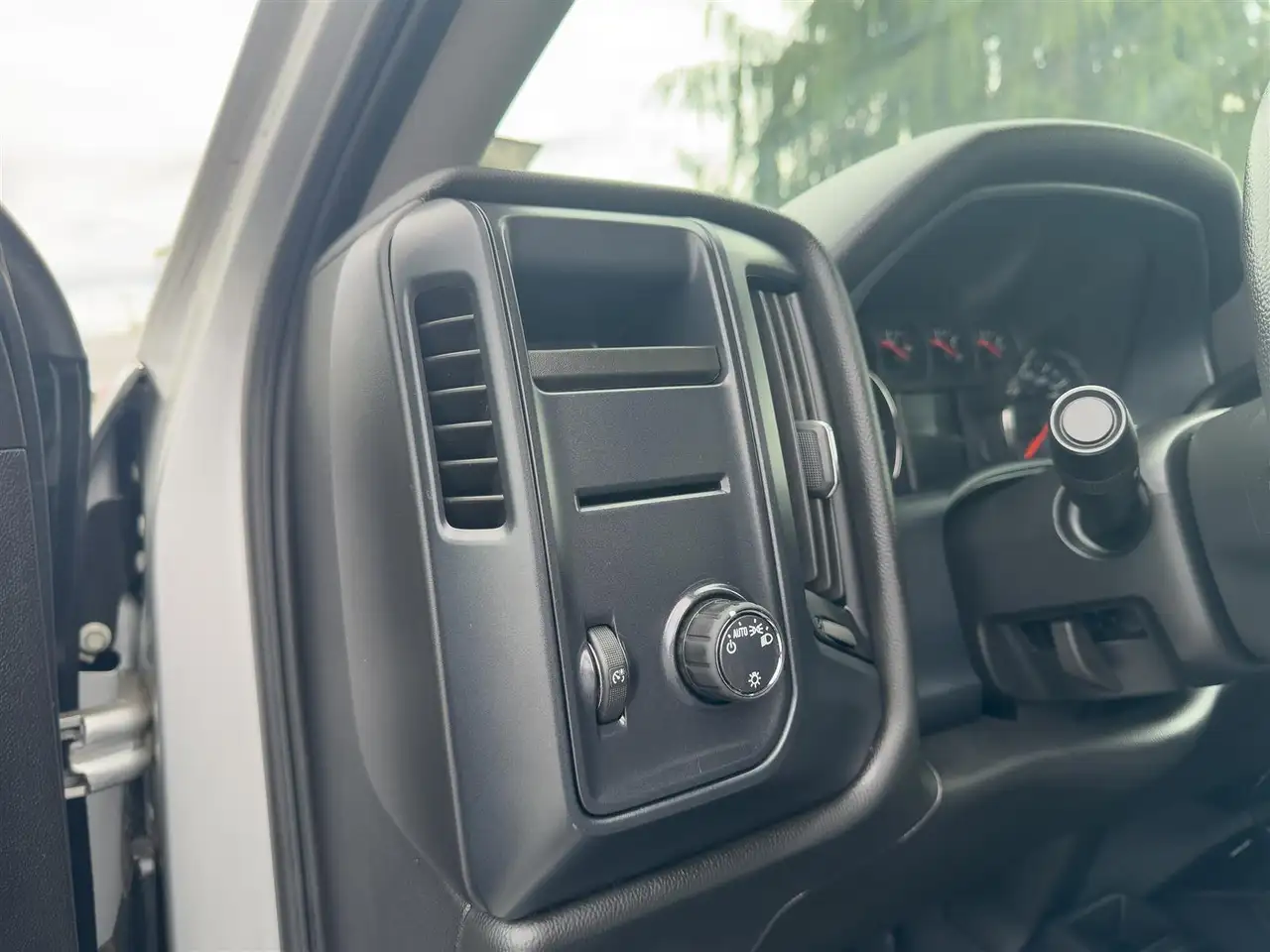 Chevrolet Silverado 1500 снимка Chevrolet Silverado 1500