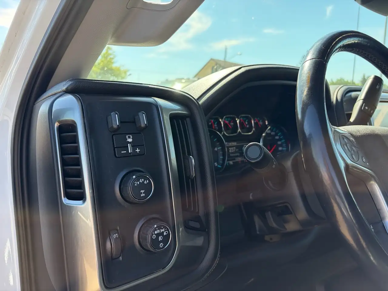 Chevrolet Silverado 3500 photo Chevrolet Silverado 3500