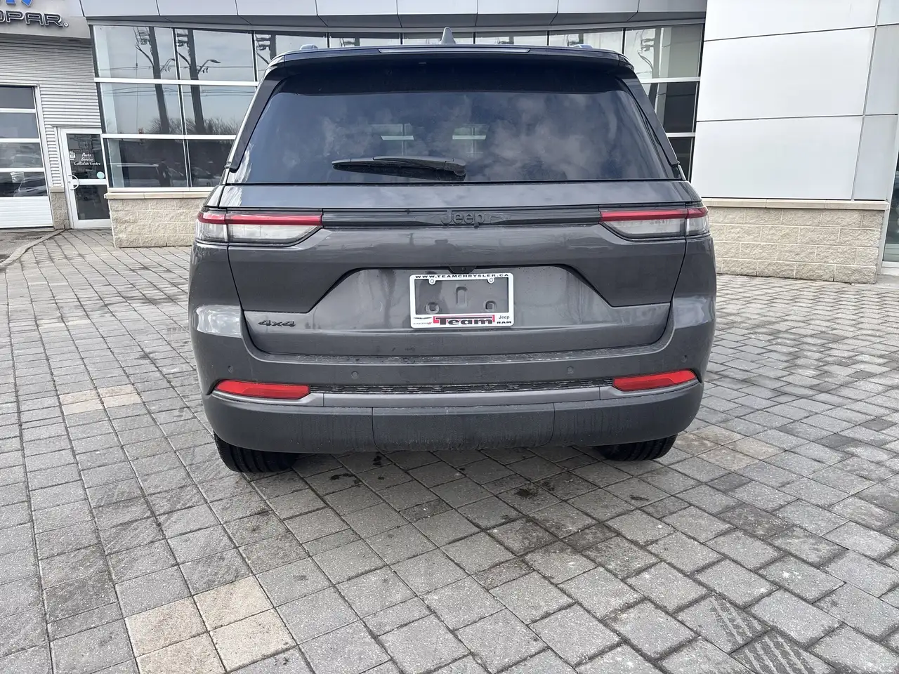 Jeep Grand Cherokee снимка Jeep Grand Cherokee