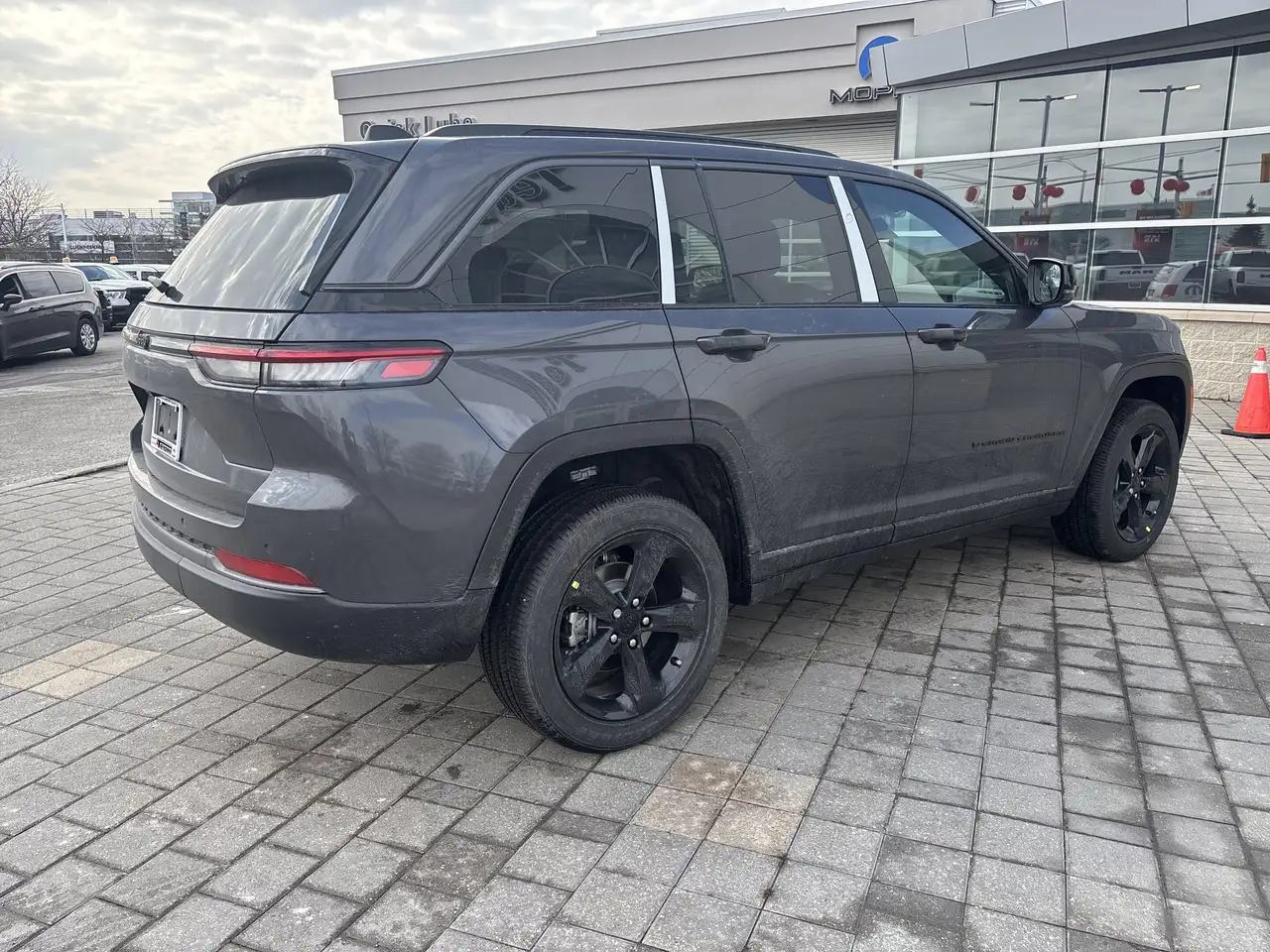 Jeep Grand Cherokee снимка Jeep Grand Cherokee