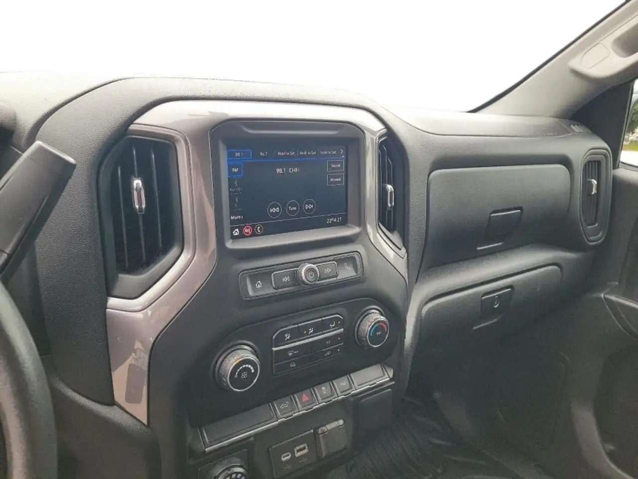 Chevrolet Silverado 1500 photo Chevrolet Silverado 1500