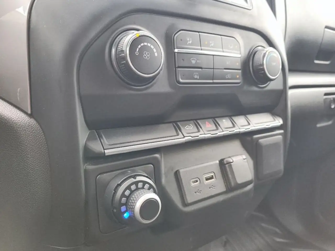 Chevrolet Silverado 1500 photo Chevrolet Silverado 1500