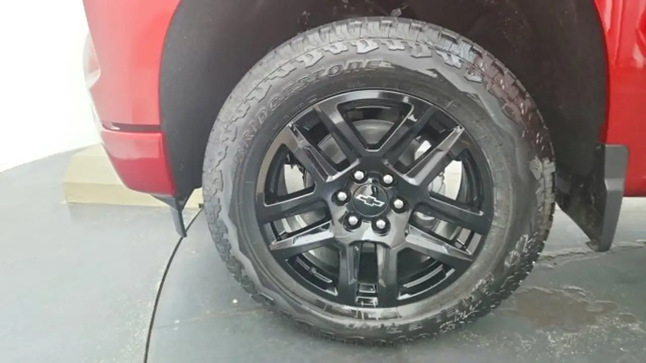 Chevrolet Silverado 1500 photo Chevrolet Silverado 1500
