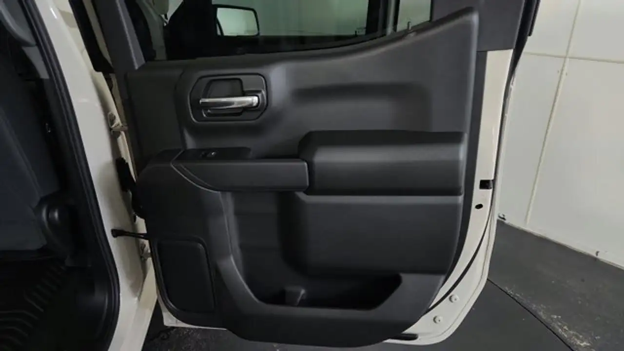 Chevrolet Silverado 1500 photo Chevrolet Silverado 1500