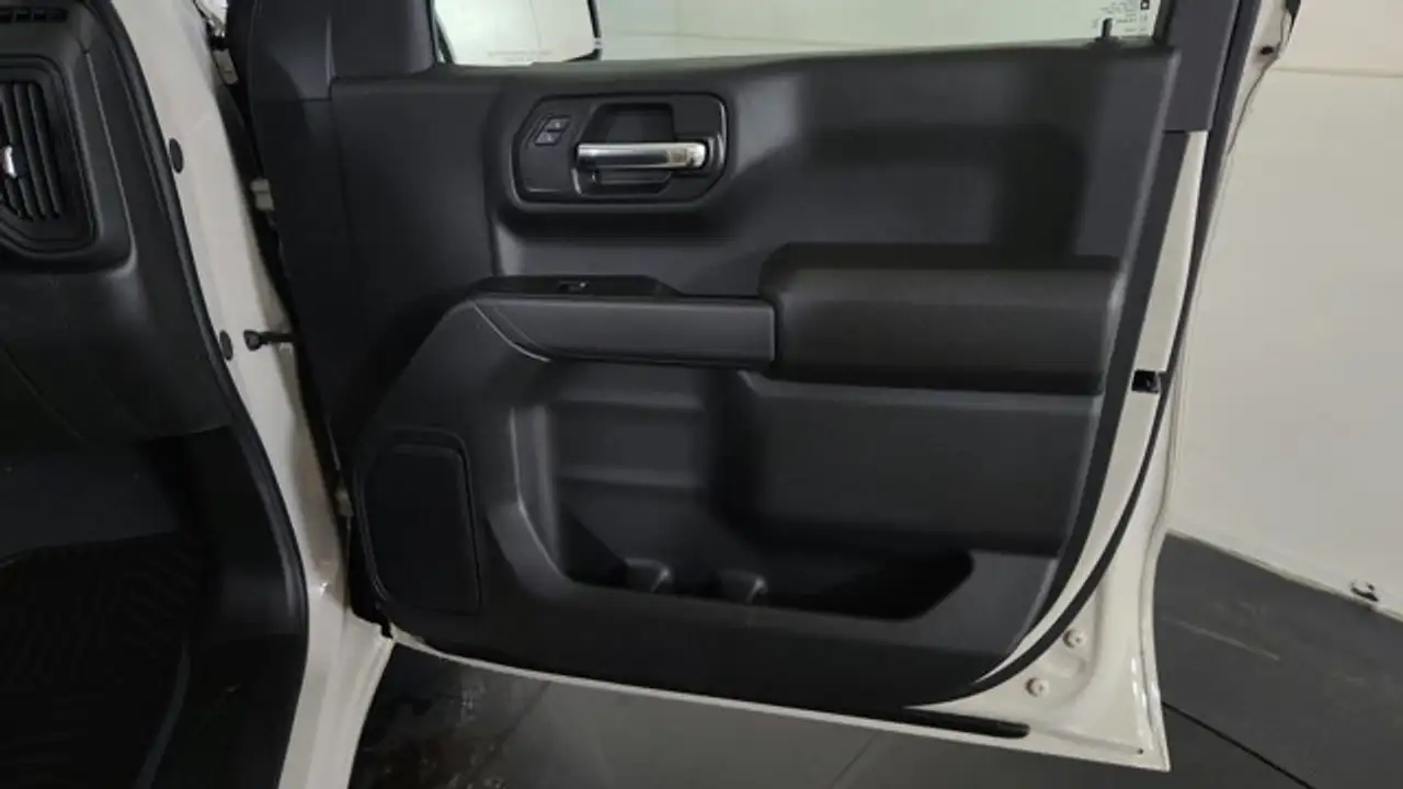 Chevrolet Silverado 1500 photo Chevrolet Silverado 1500