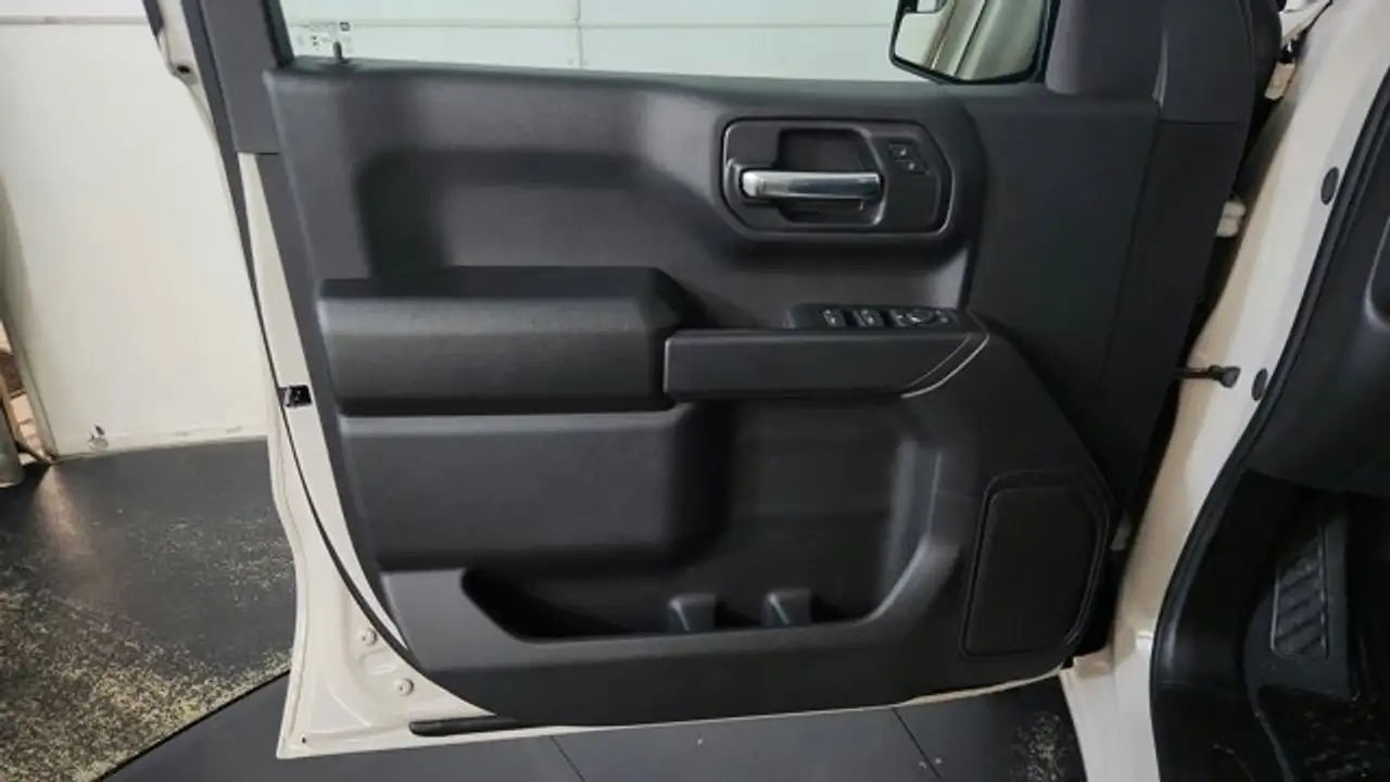 Chevrolet Silverado 1500 photo Chevrolet Silverado 1500