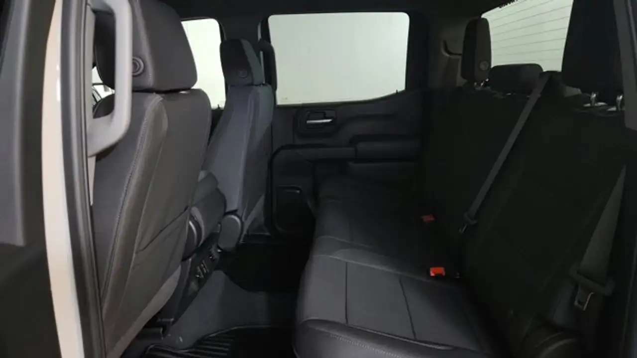 Chevrolet Silverado 1500 photo Chevrolet Silverado 1500