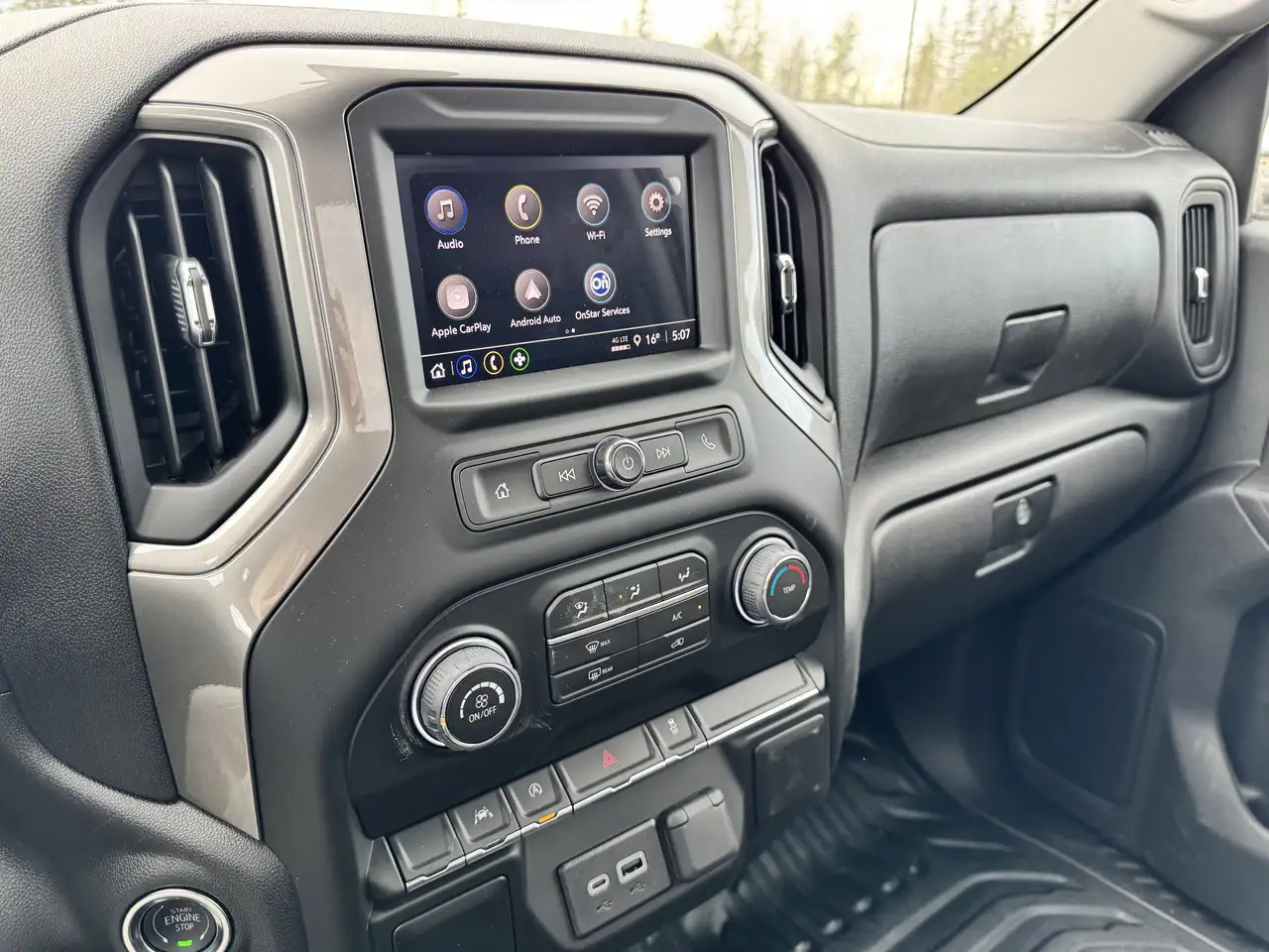 Chevrolet Silverado 1500 снимка Chevrolet Silverado 1500