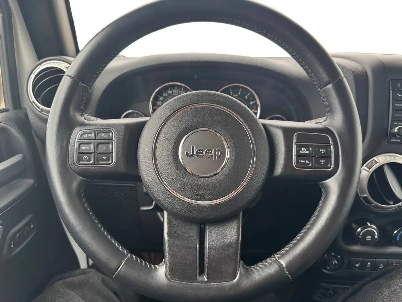 Jeep Wrangler снимка Jeep Wrangler