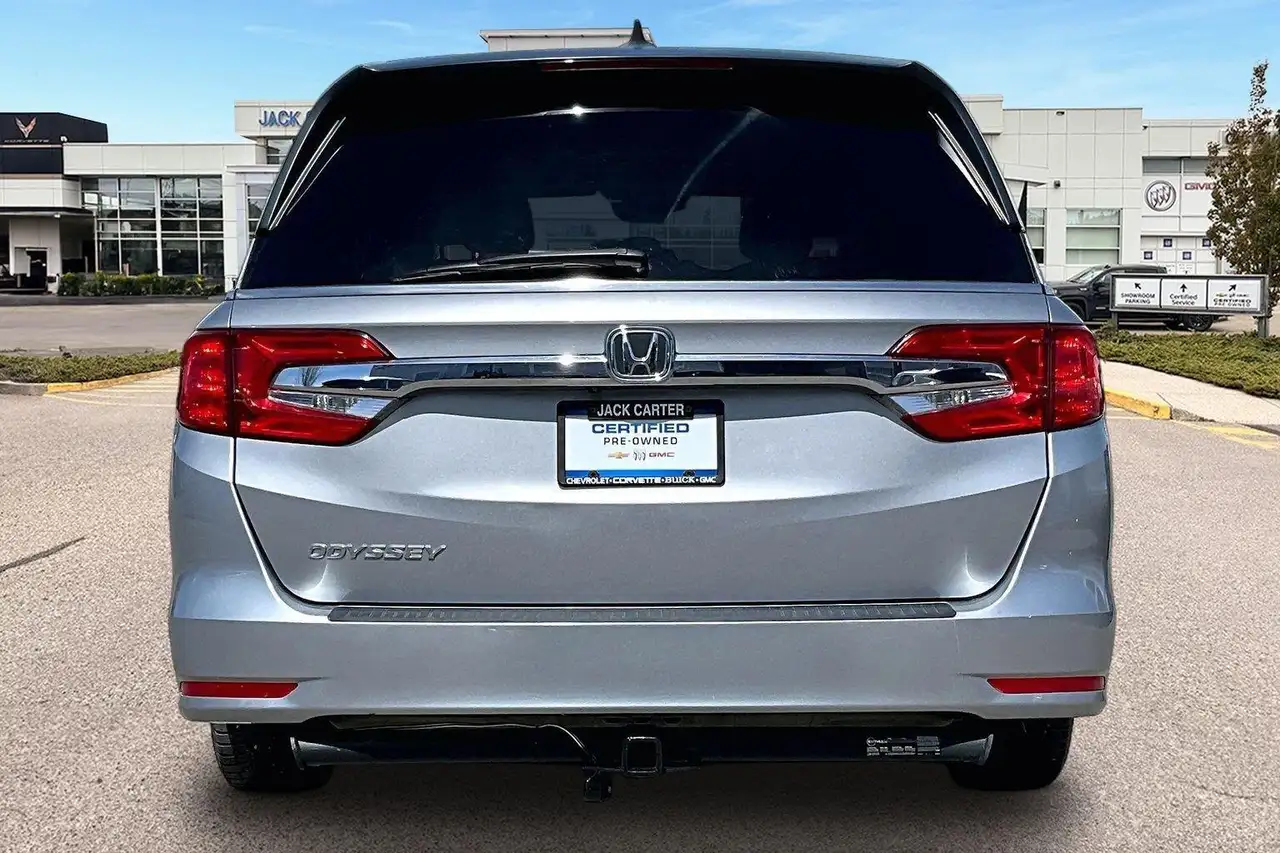 Honda Odyssey снимка Honda Odyssey