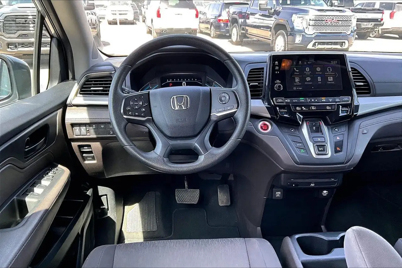 Honda Odyssey снимка Honda Odyssey