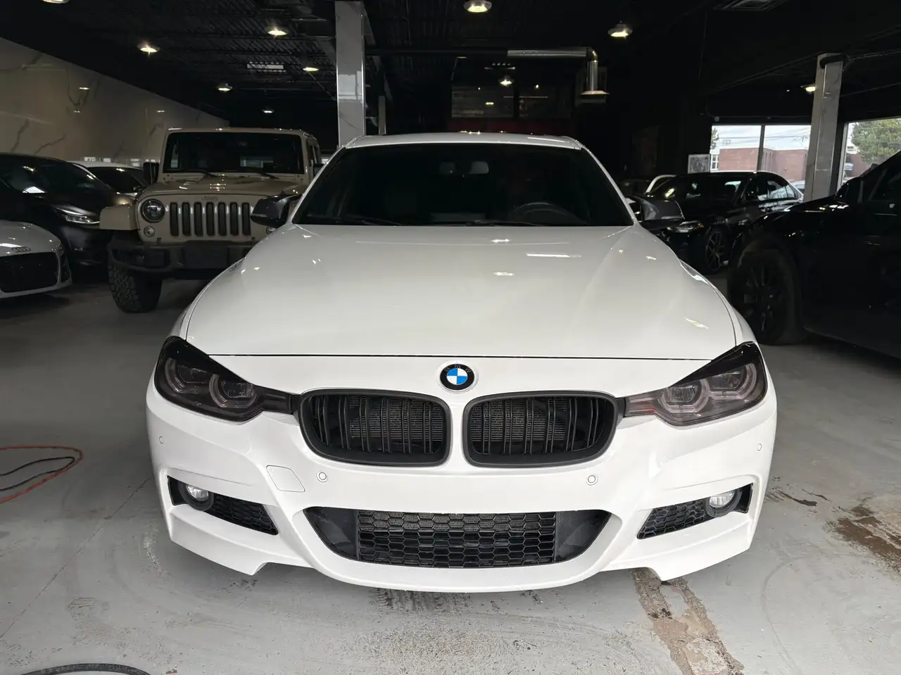BMW 3 Series снимка BMW 3 Series