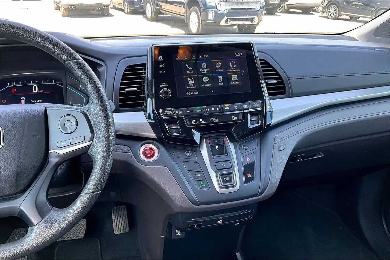 Honda Odyssey снимка Honda Odyssey