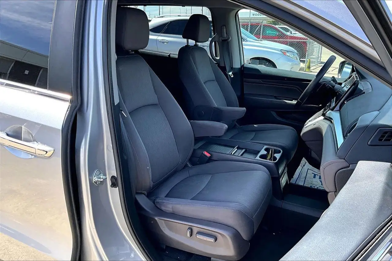 Honda Odyssey снимка Honda Odyssey