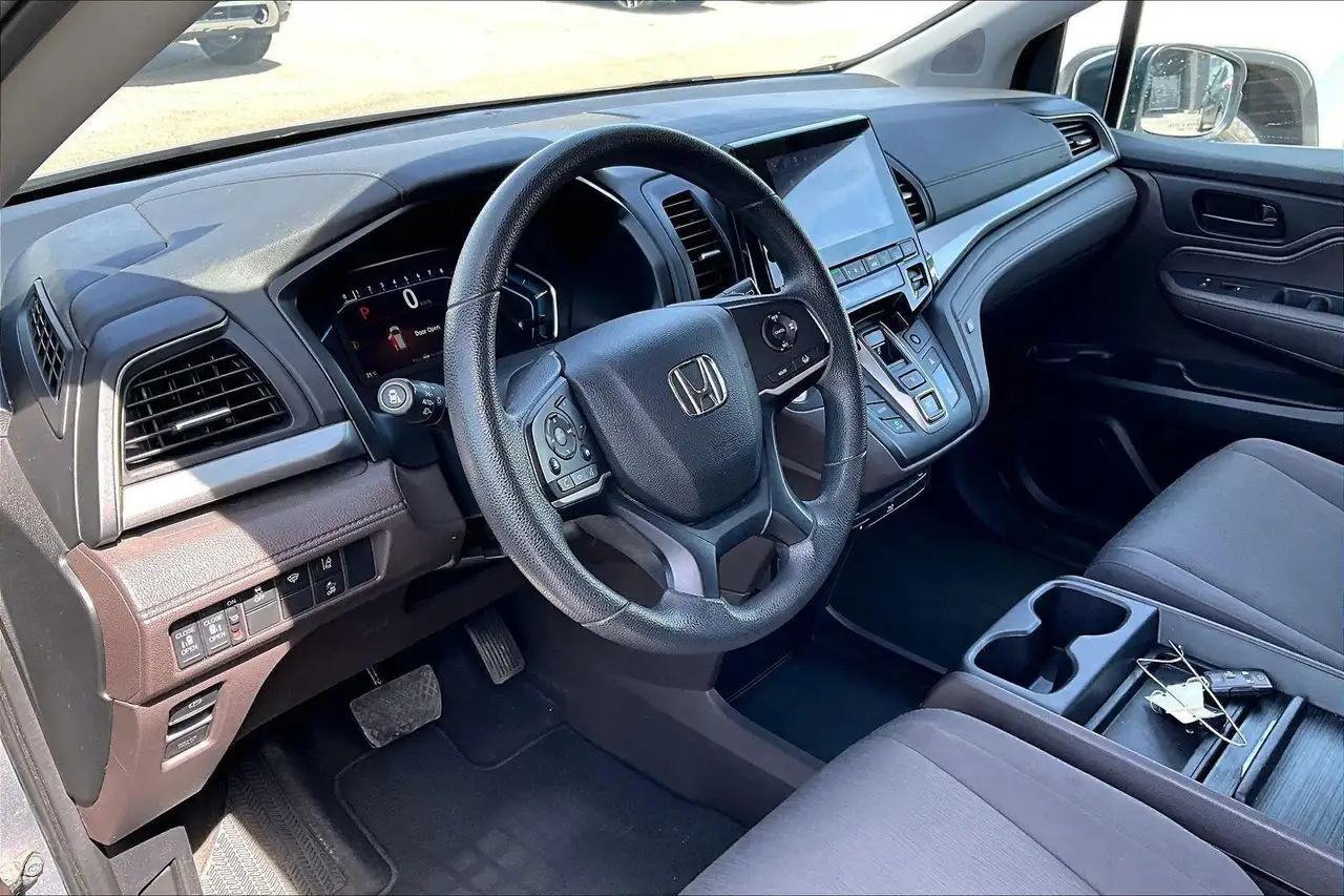 Honda Odyssey снимка Honda Odyssey