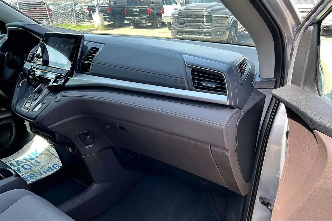 Honda Odyssey снимка Honda Odyssey