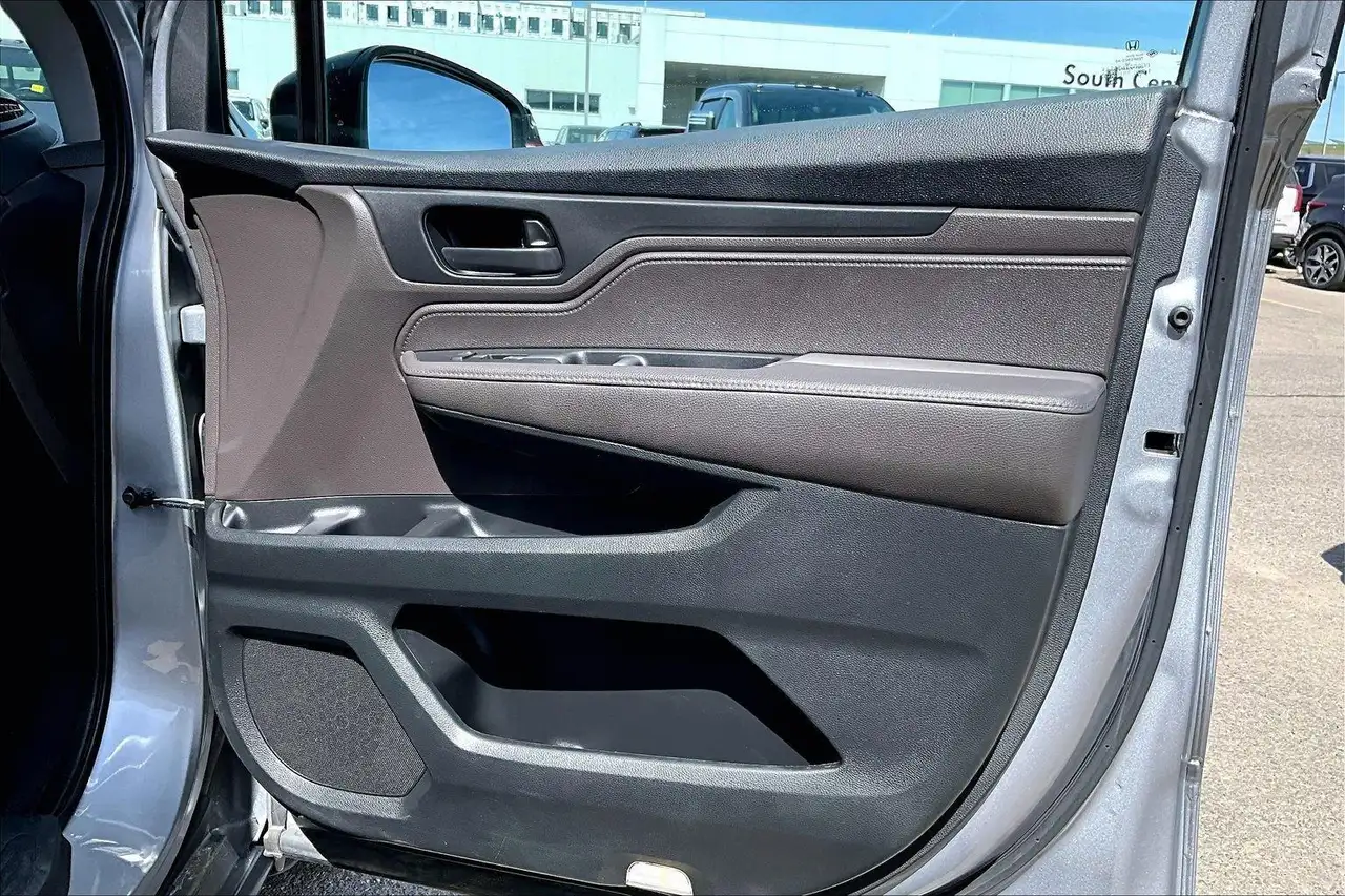 Honda Odyssey снимка Honda Odyssey
