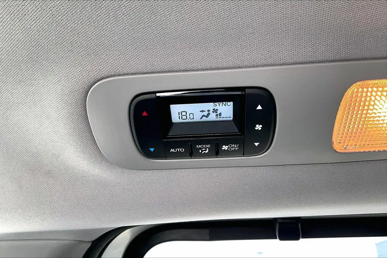 Honda Odyssey снимка Honda Odyssey