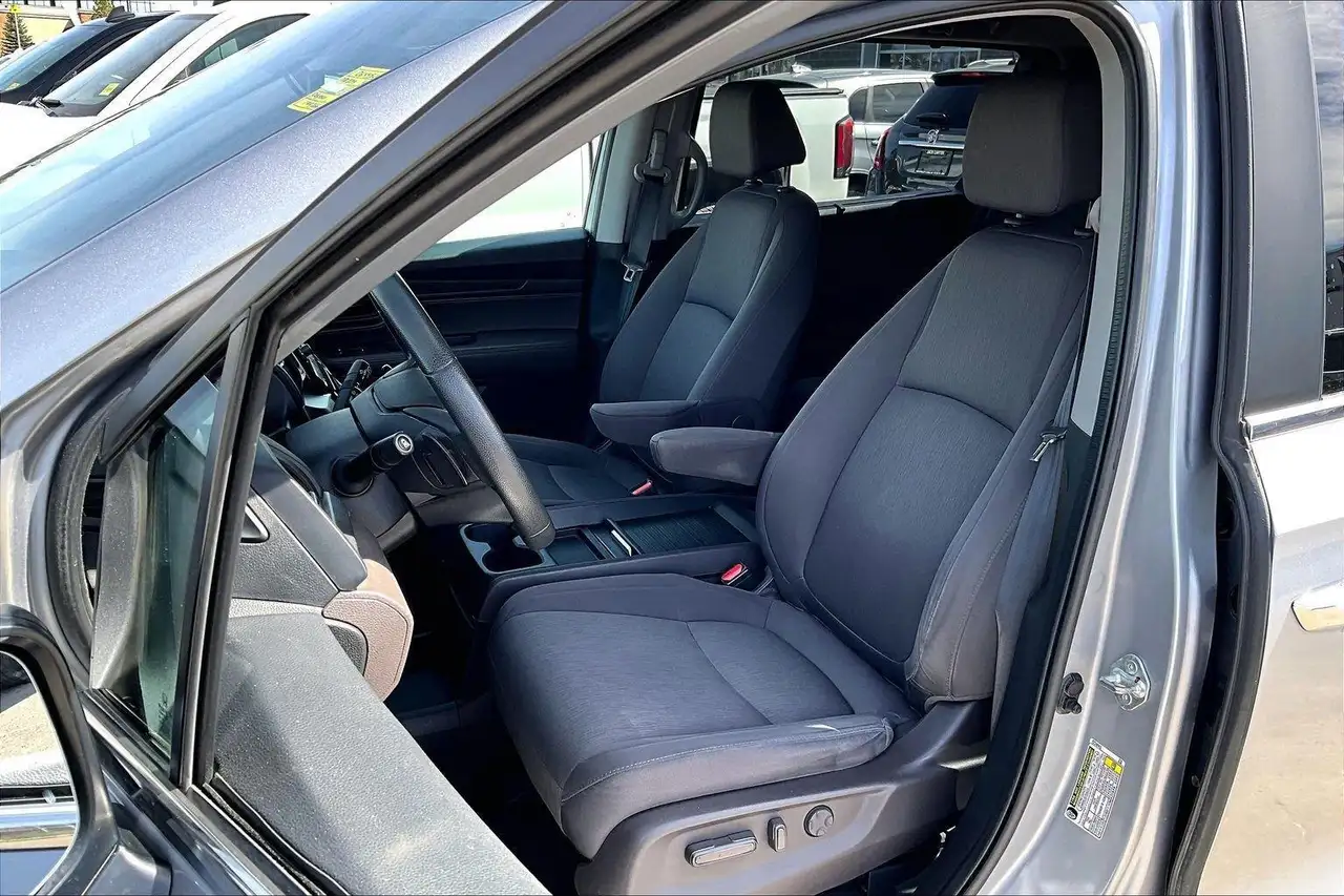 Honda Odyssey снимка Honda Odyssey